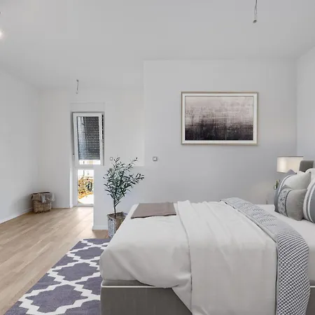 Apartament Gorgeous In With Wifi Vodice